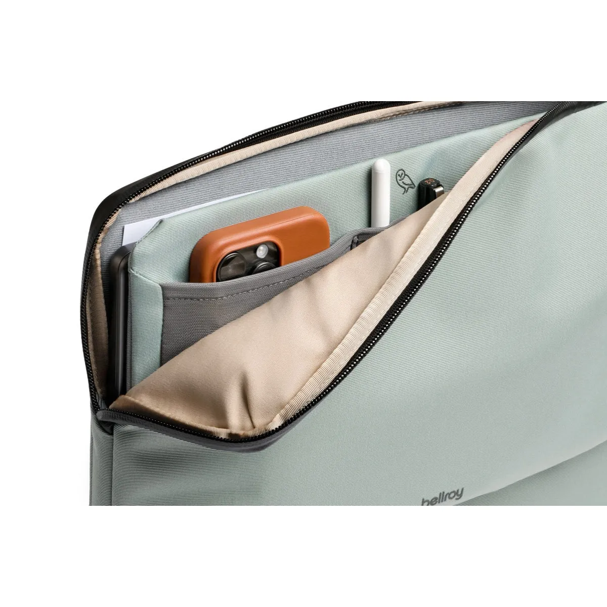 Bellroy Laptop Caddy 16" in Eucalyptus